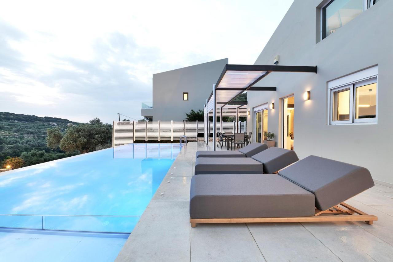 Moly - Luxury Villa With Heated Private Pool Agia Triada Exteriör bild